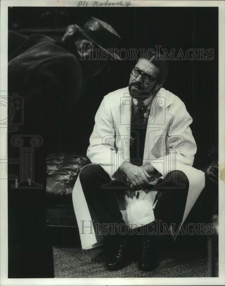 1973 Press Photo Scene from &quot;Knock&quot; at Milwaukee Repertory Theater, Milwaukee- Historic Images