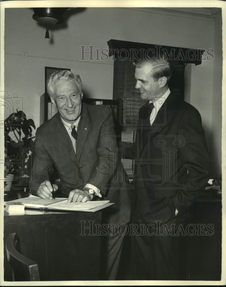 1967 Press Photo Congressman William A. Steiger and Governor Knowles, Washington- Historic Images