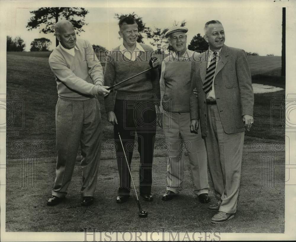 1952 Press Photo Commander Francis P. Old and others play golf - mjc31058