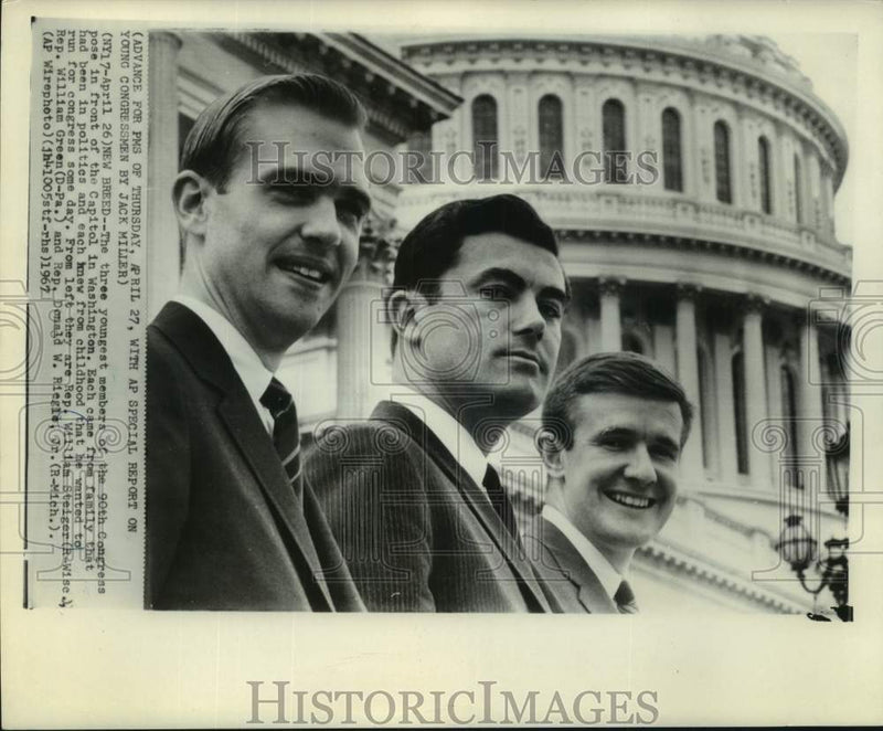 Load image into Gallery viewer, 1967 Press Photo Wisconsin Representative William Steiger &amp; others, Washington
