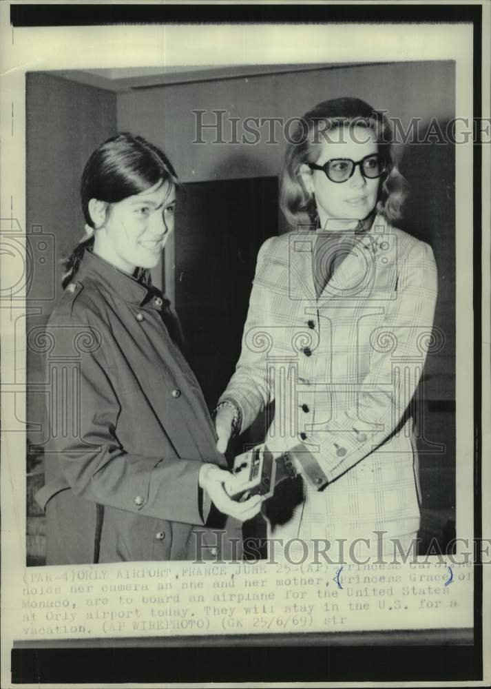 1969 Press Photo Princess Caroline and Princess Grace, Orly Airport, France- Historic Images