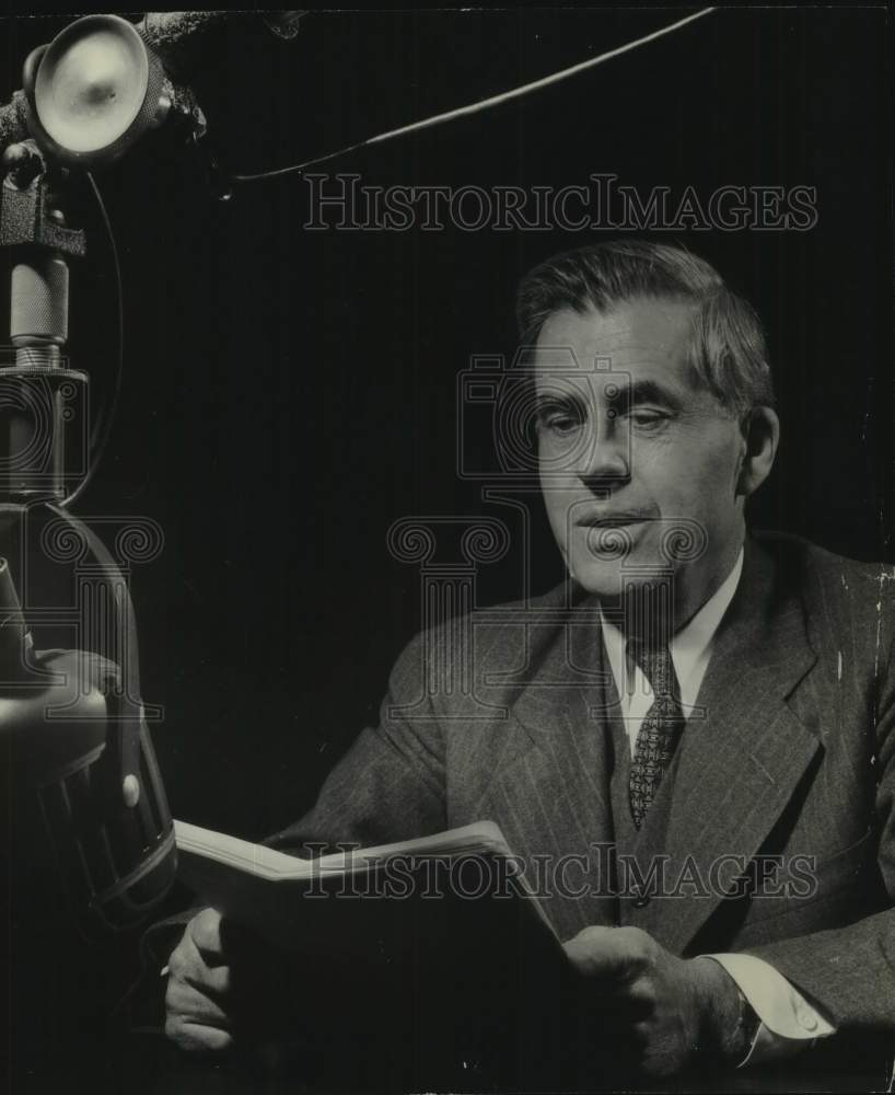 1944 Press Photo Vice-President Wallace at WTMJ&#39;s Radio City - mjc32253