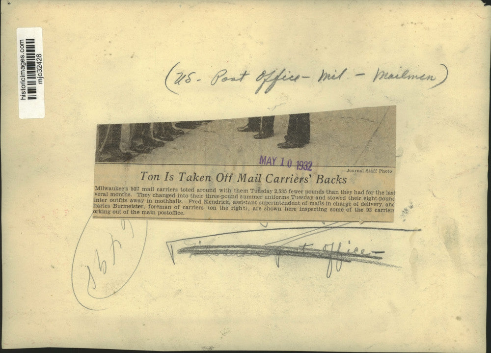 1932 Press Photo Milwaukee mail carriers inspected as they switch to summer gear