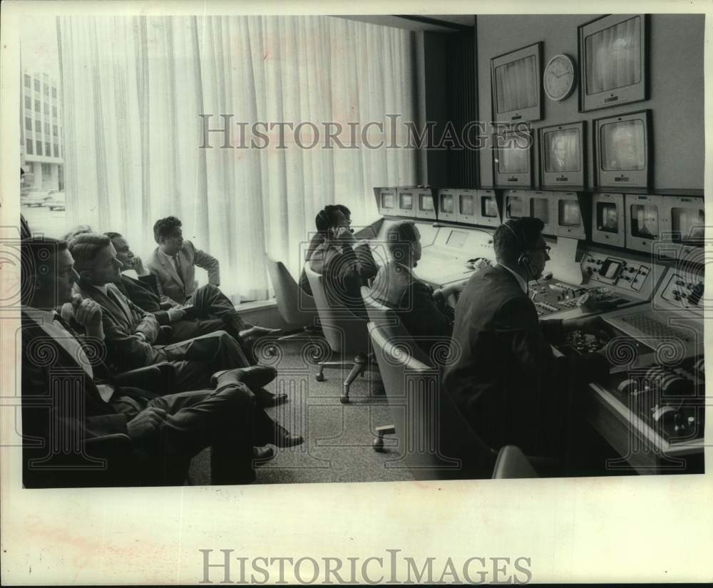 1963 Press Photo Protective Service agents watch TV monitors for signs of danger- Historic Images