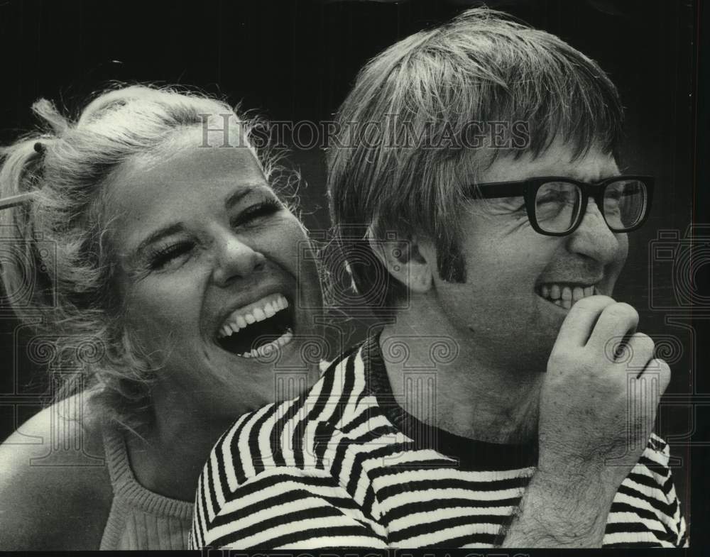 1972 Press Photo Actress Karen Morrow with Actor Arte Johnson - mjc32683- Historic Images