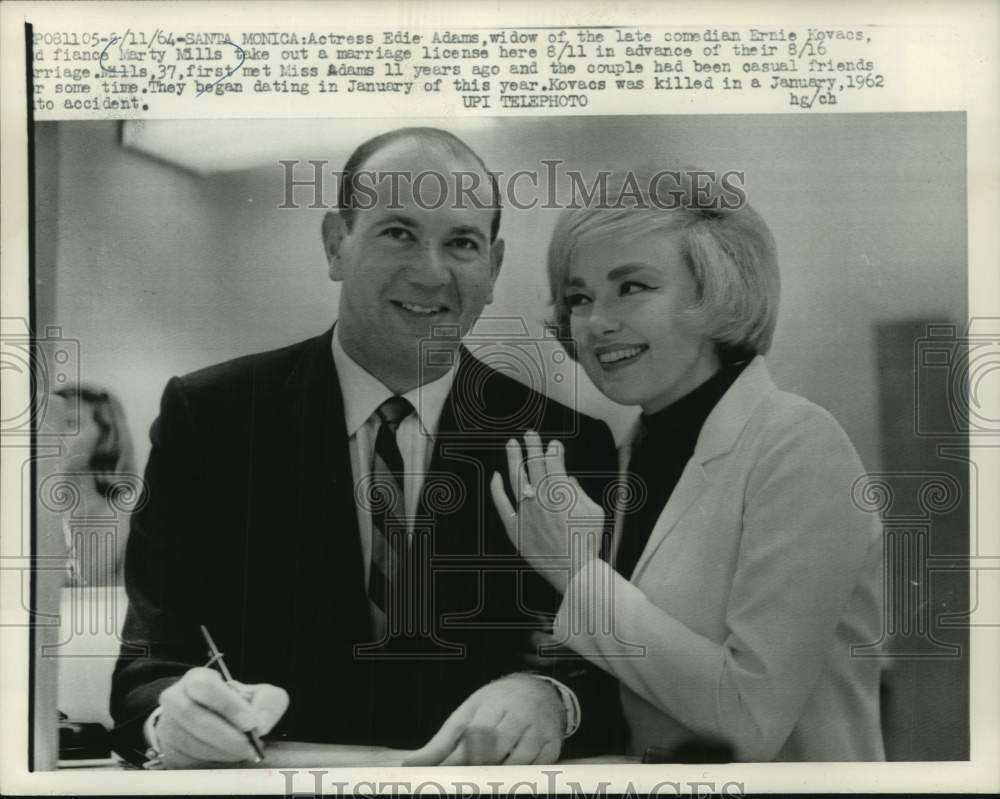 1964 Press Photo Actress Edie Adams and Marty Mills in Santa Monica- Historic Images