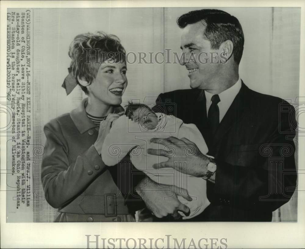 1967 Press Photo Rep. and Mrs. J. William Stanton and baby, Washington.- Historic Images