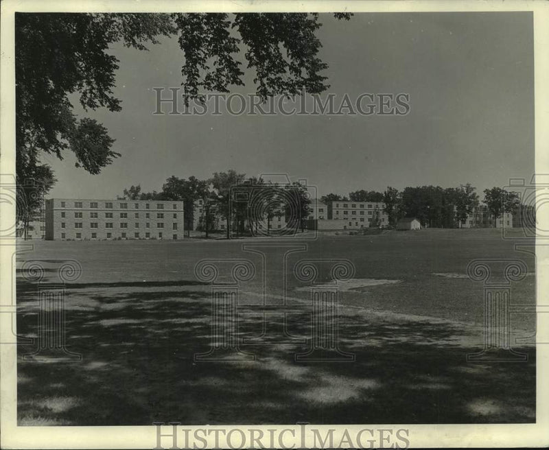 Load image into Gallery viewer, 1940 Press Photo University of Wisconsin new dormitories for men - mjc33530
