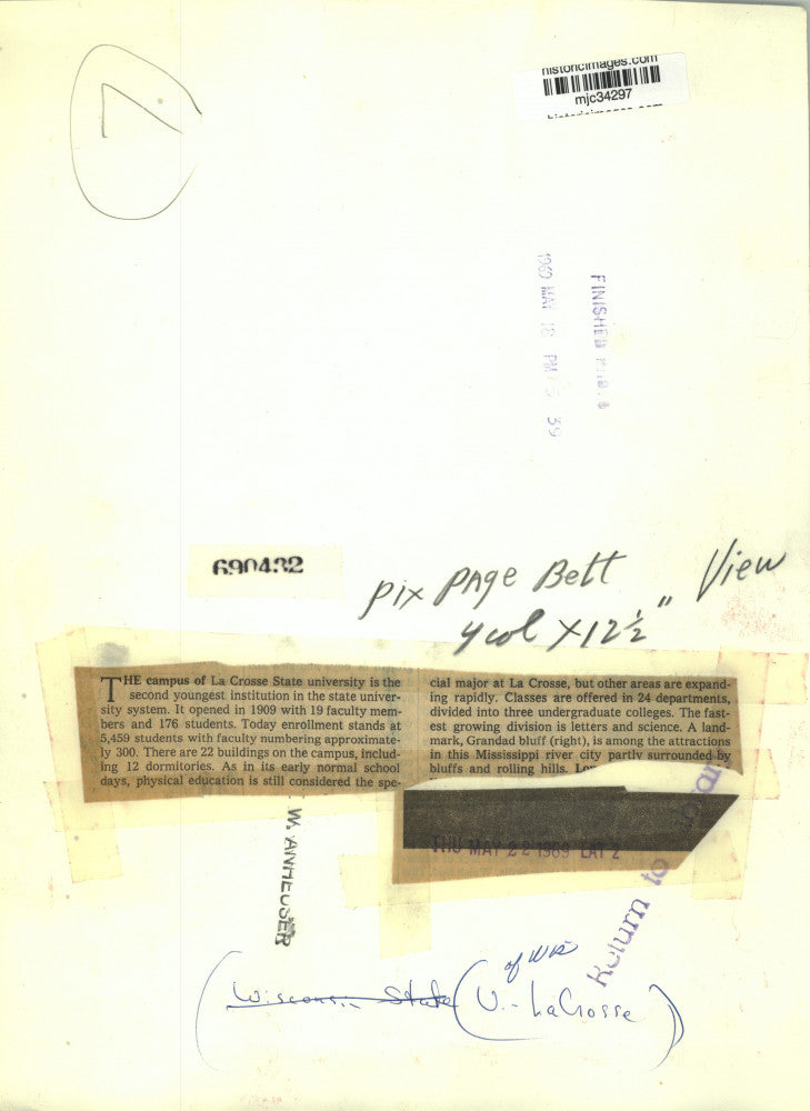 1969 Press Photo Runners along the foothills of the La Crosse campus, Wisconsin