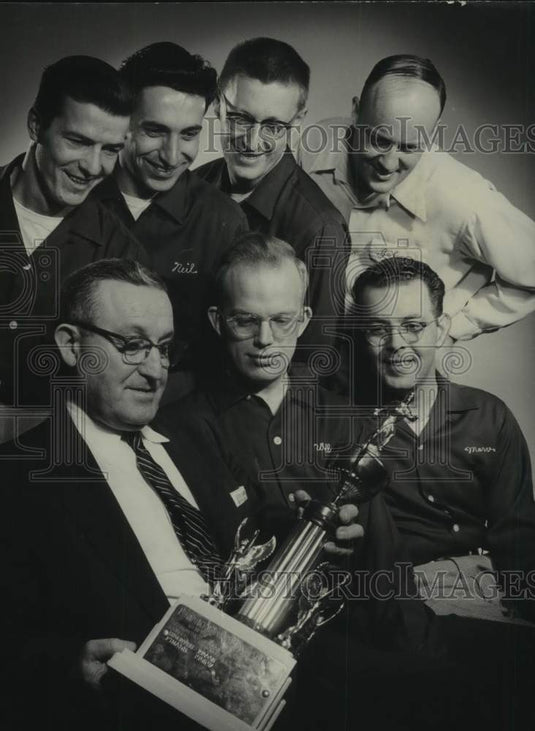 1958 Press Photo Winning bowlers at Journal Handicap League championship- Historic Images