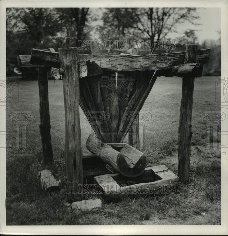 Load image into Gallery viewer, 1954 Press Photo Ash hopper in Abraham Lincoln's former home, New Salem Village
