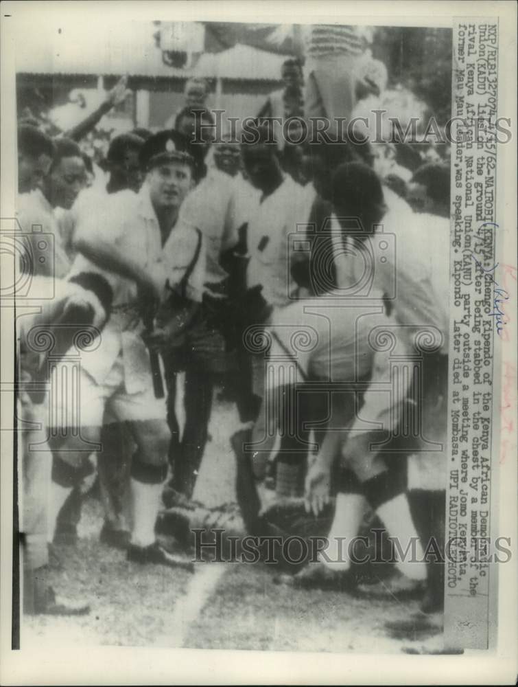 1962 Press Photo Chengo Kipendo fatally stabbed during speech, Nairobi, Kenya- Historic Images