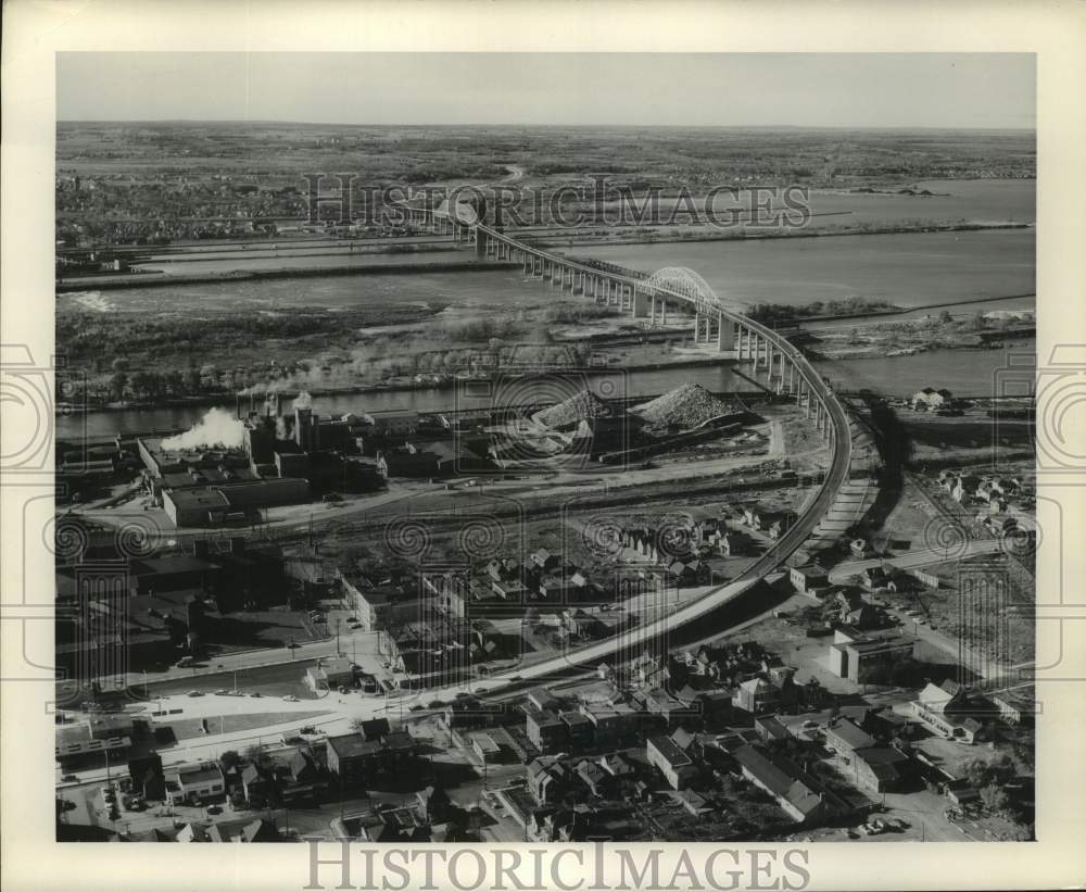 1962 Press Photo Curved Bridge in the United States - mjc35361