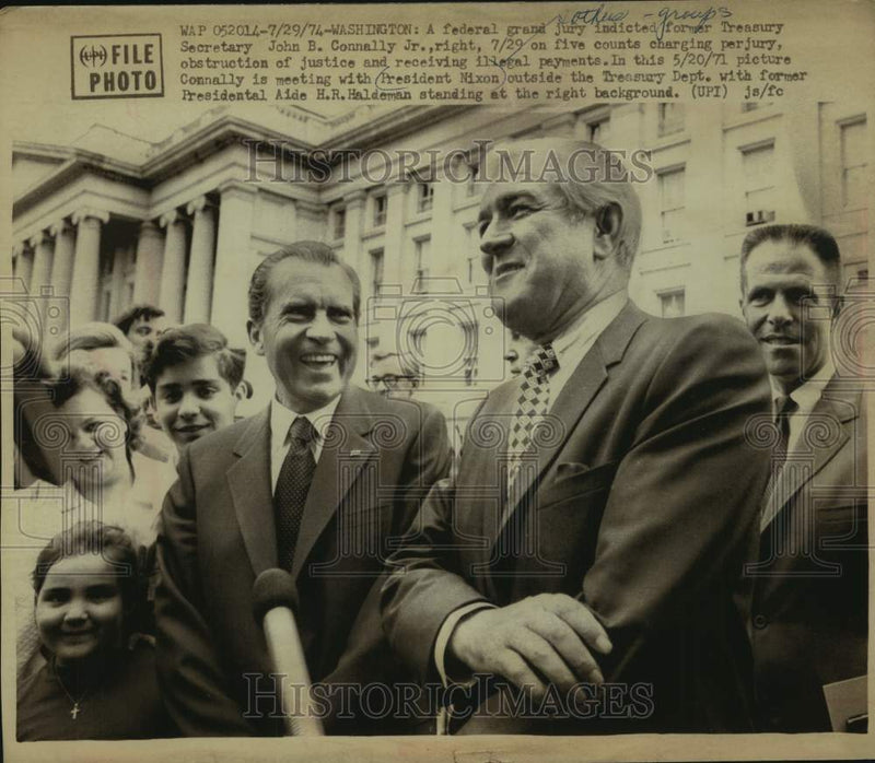 Load image into Gallery viewer, 1971 Press Photo President Nixon, John Connolly and Halderman meet in Washington
