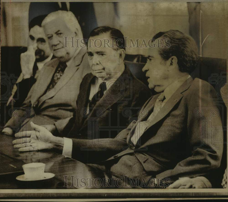 Load image into Gallery viewer, 1974 Press Photo President Nixon chats with House Speaker Carl Albert
