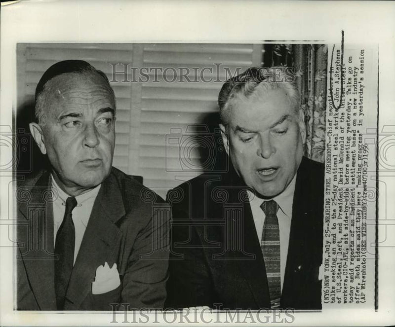 Load image into Gallery viewer, 1956 Press Photo John Stephens and David McDonald before meeting - mjc35474
