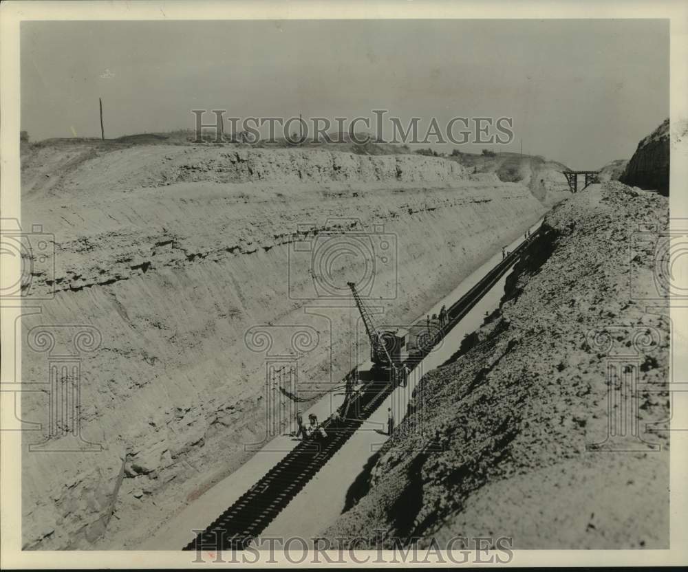 1952 Press Photo New Railroad track laying between Kansas City and Chicago