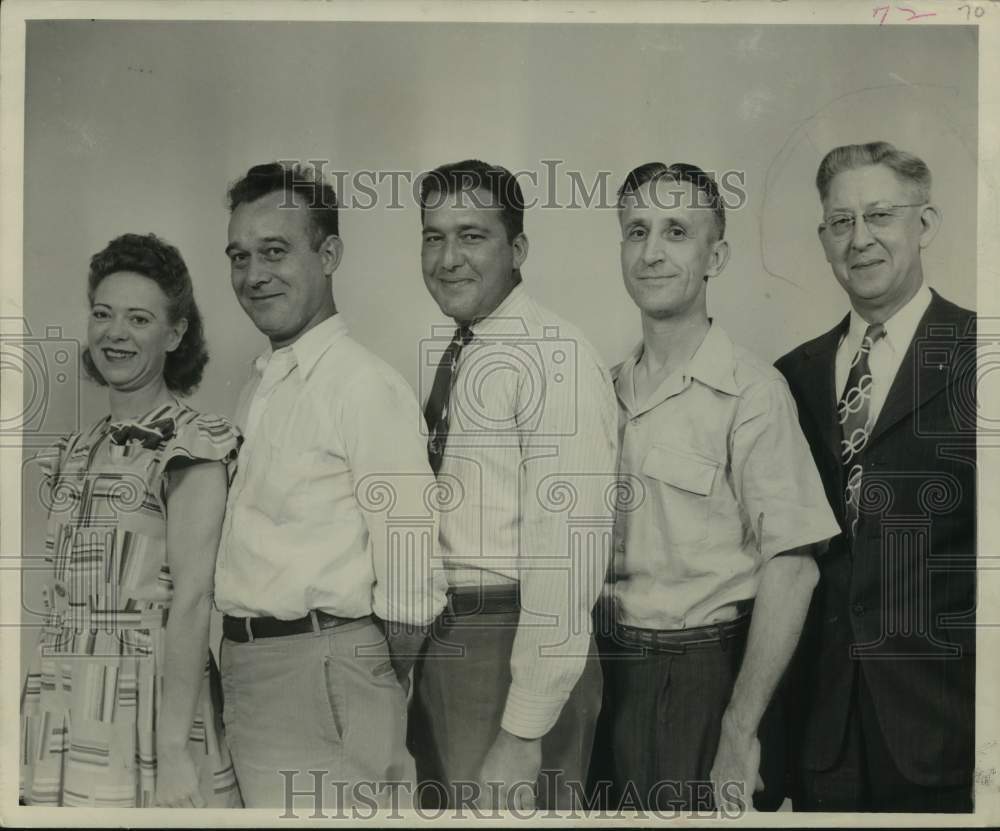 1948 Press Photo Milwaukee staff members, Wisconsin - mjc35980- Historic Images