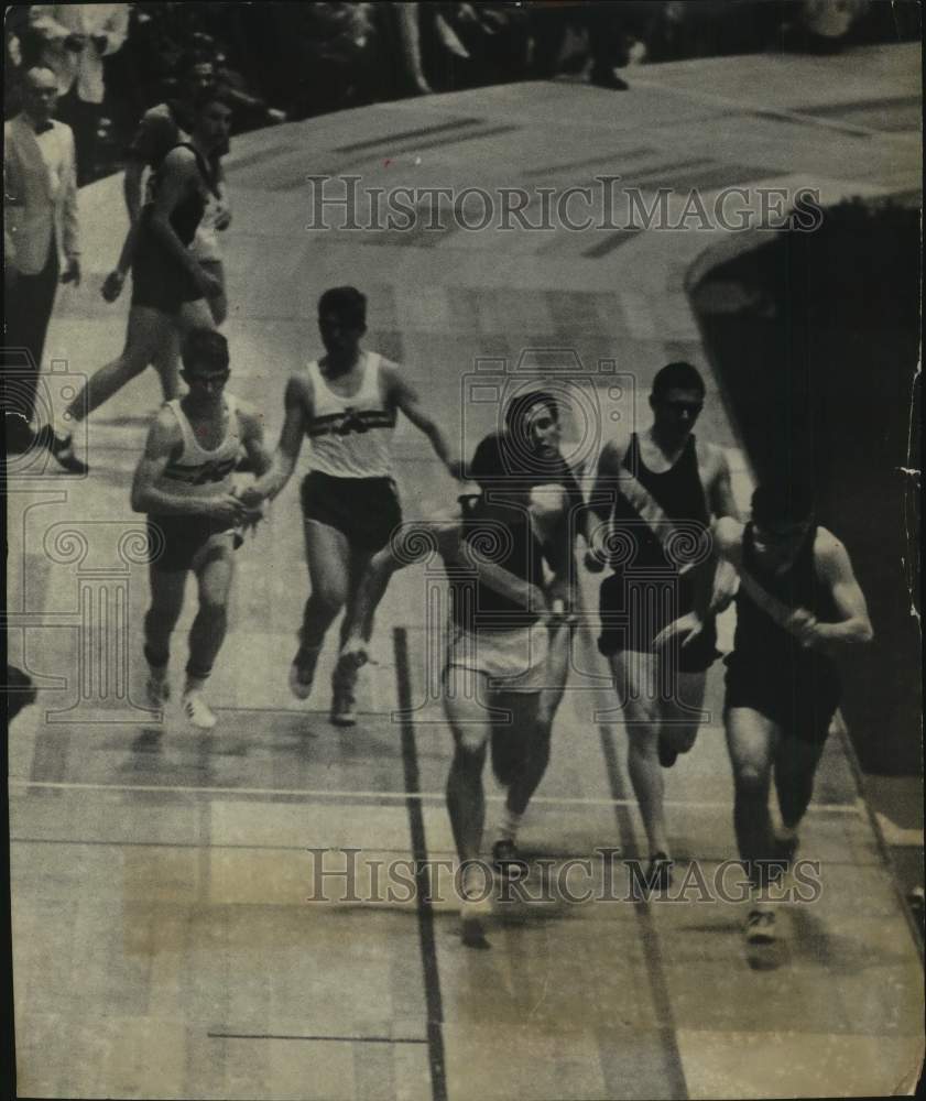 1968 Press Photo Runners from private high schools compete at track meet.