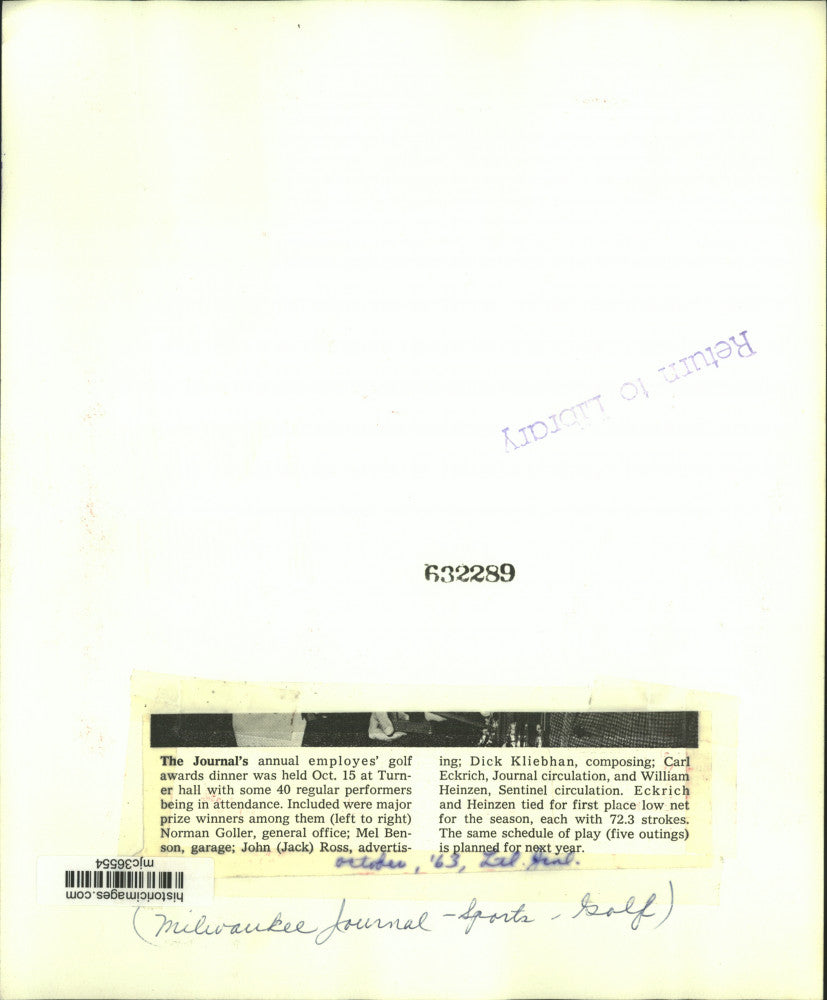 1963 Press Photo Winning Journal employees at the annual golf awards dinner