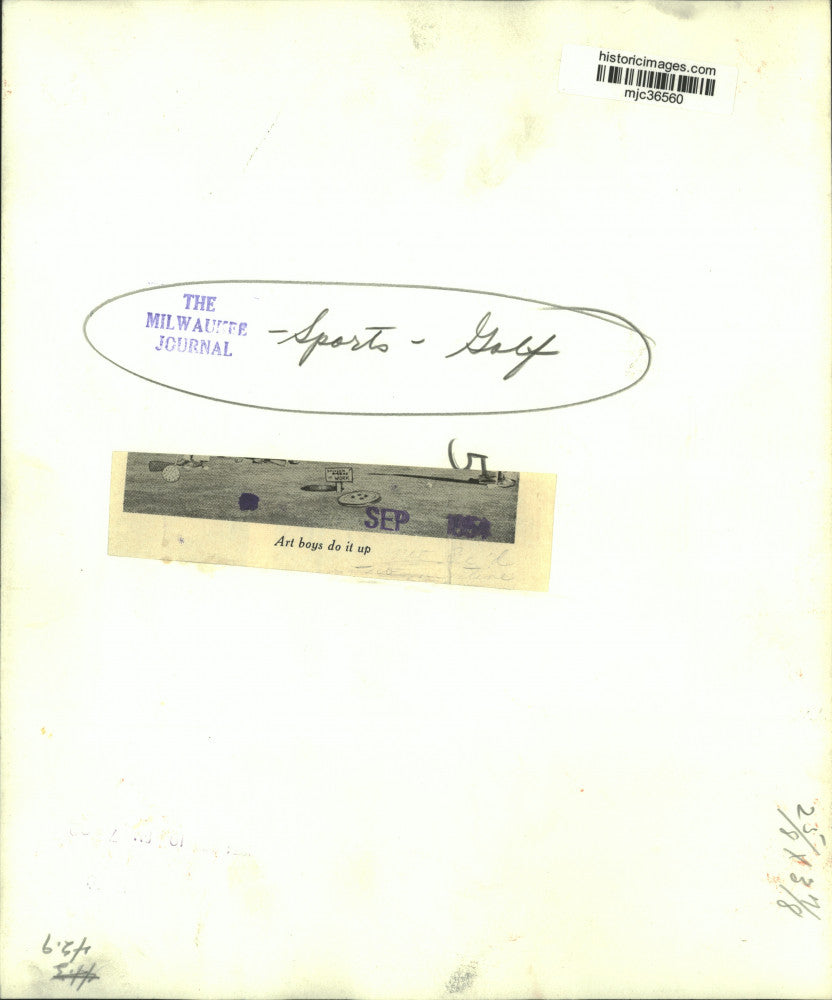 1954 Press Photo animators drew fun things on these Milwaukee golfers