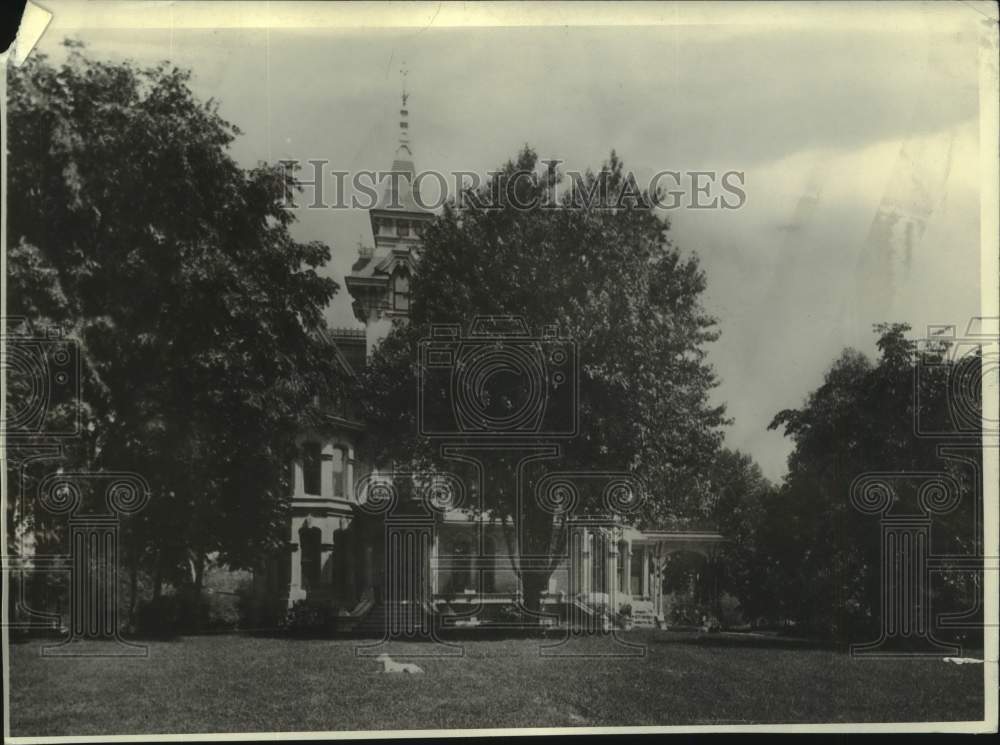1942 Press Photo Milwaukee home of John Hansen - mjc36613- Historic Images