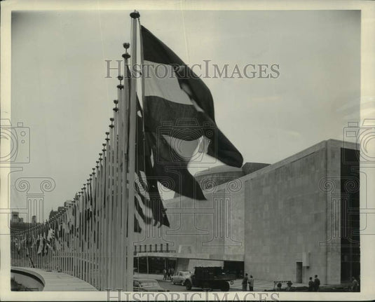 1952 Press Photo Flags of 60 nations are flown at United Nations in New York- Historic Images