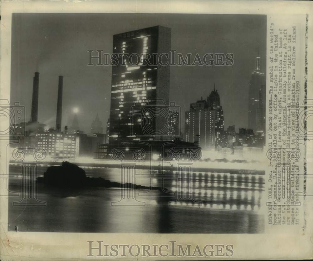1950 Press Photo Lights spell out UN in United Nations Secretariat Building- Historic Images