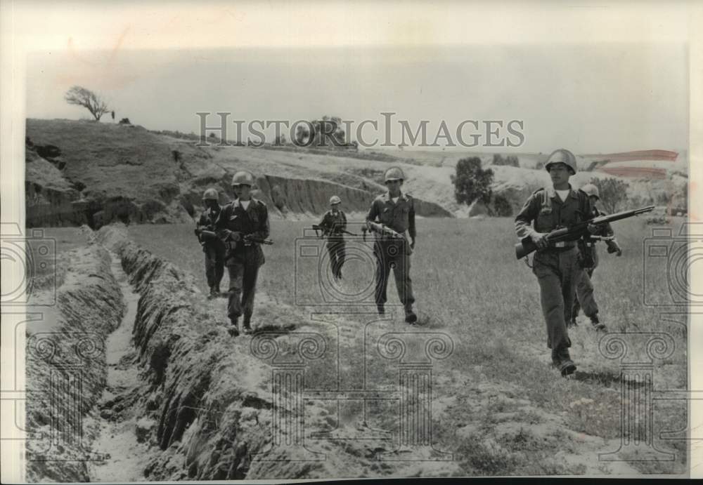 1957 Press Photo Columbian troops of the U.N. Emergency Forces near Gaza strip- Historic Images