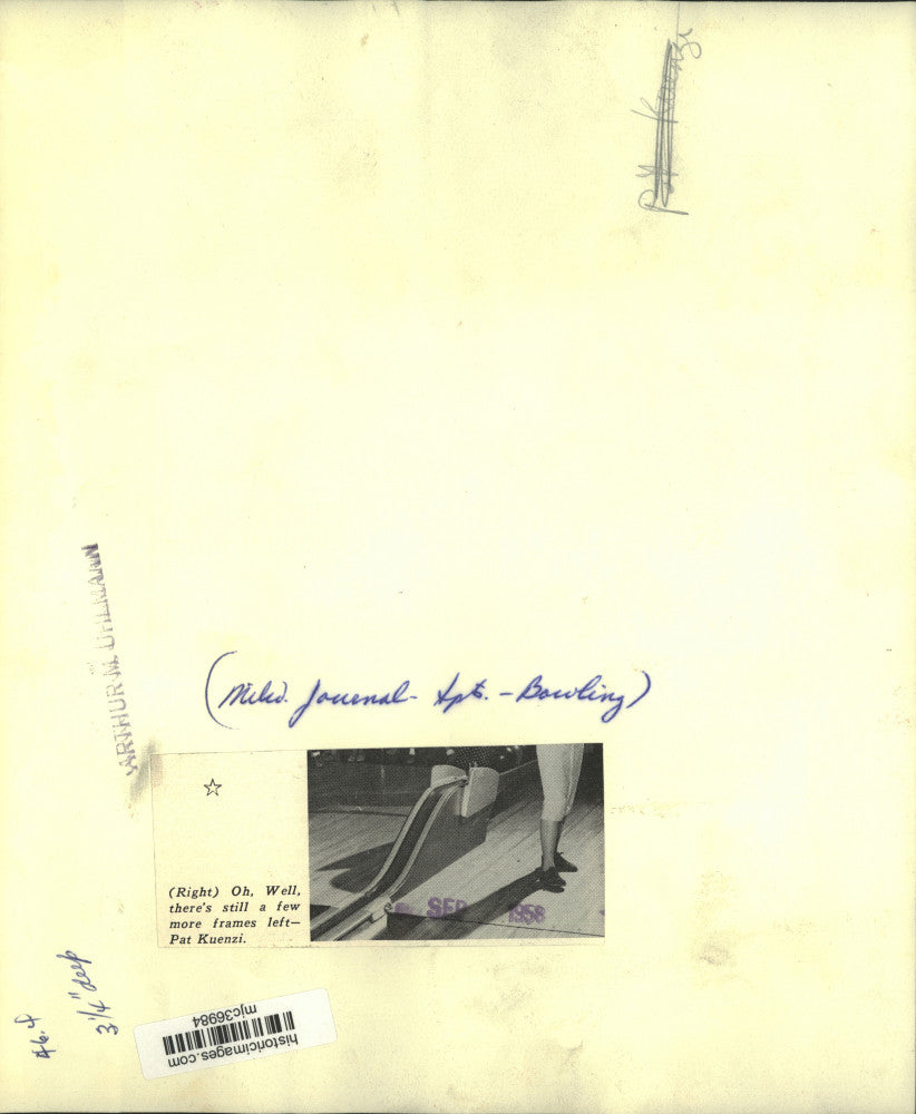 1958 Press Photo Pat Kuenzi is disappointed in her bowling frame - mjc36984