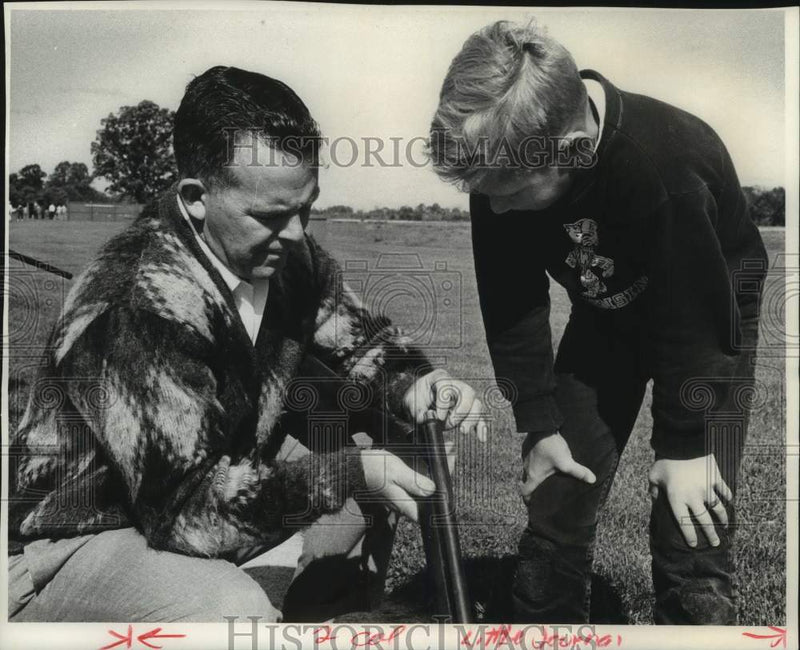 Load image into Gallery viewer, 1965 Press Photo Clyde Maxwell, Mark Justmann, Shotgun clinic iWaukesha Gun Club
