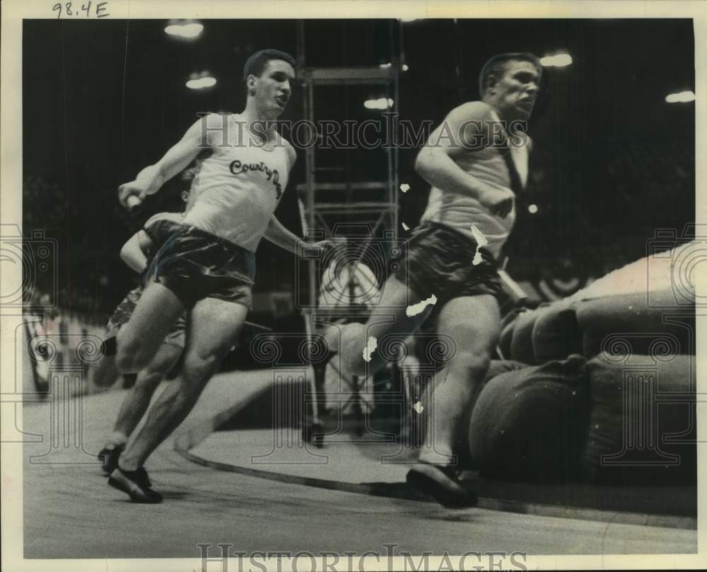 1956 Press Photo Runners approach finish line at Milwaukee Journal Track Meet- Historic Images