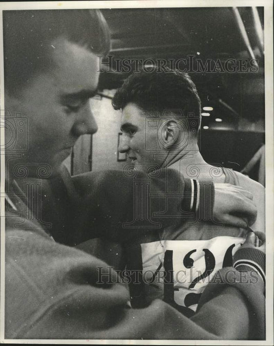 1962 Press Photo George Mussoter & Jim Allison at Milwaukee Journal Track Meet- Historic Images
