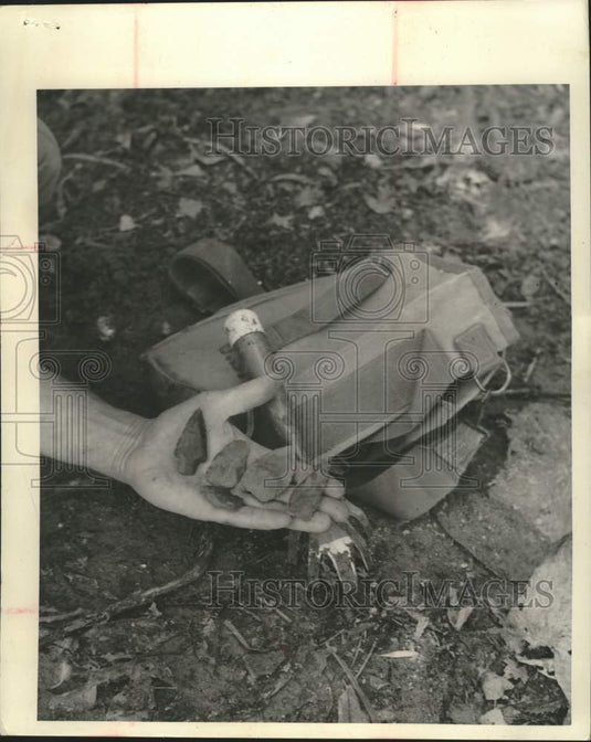 1963 Press Photo Arrowheads Found on Mississippi River - mjc38073- Historic Images