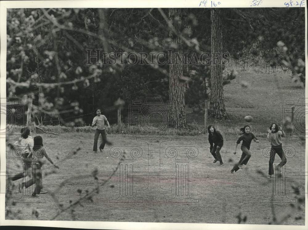 1973 Press Photo Chippewa Students Play Football At St. Francis Solanus Mission
