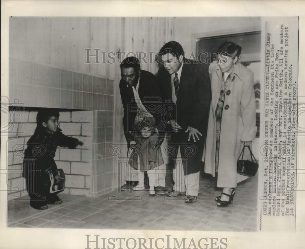 1953 Press Photo Members of the Southern Ute Tribe Explore Housing in Denver