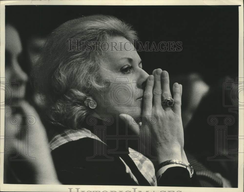 1974 Press Photo Pat McGuire, wife of Marquette University&#39;s basketball coach- Historic Images