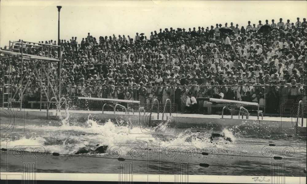 1939 Press Photo The Milwaukee Journal Water Show at Hoyt Park, Wauwatosa