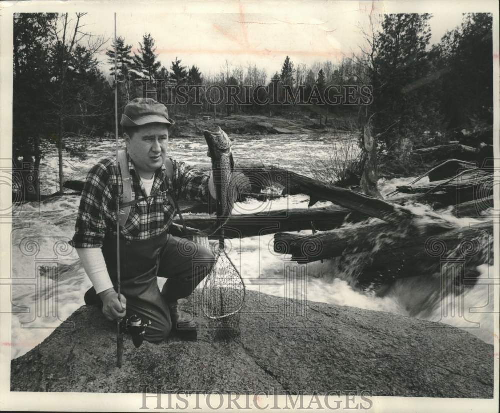 1961 Press Photo Gene Frechette of Wausau Displayes His Catch - mjc38835