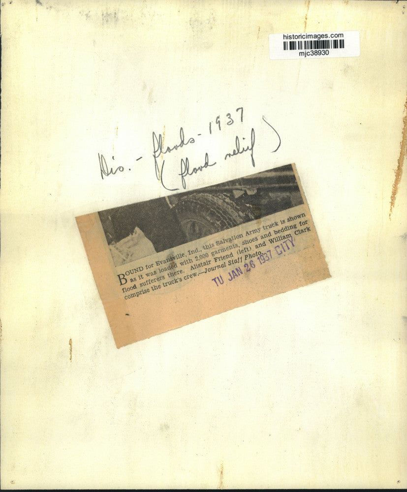 1937 Press Photo Salvation Army truck loaded by men with flood relief clothes