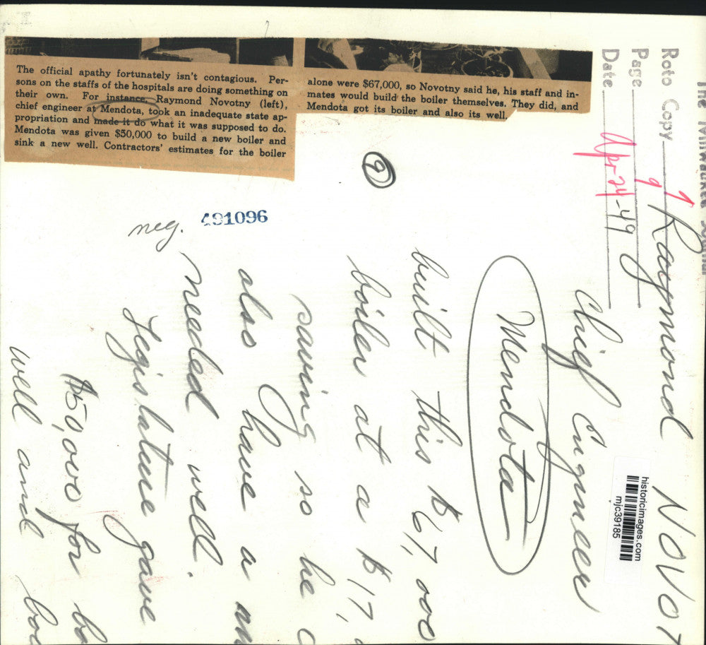 1949 Press Photo Raymond Novotny, Chief Engineer at Mendota, in the boiler-room