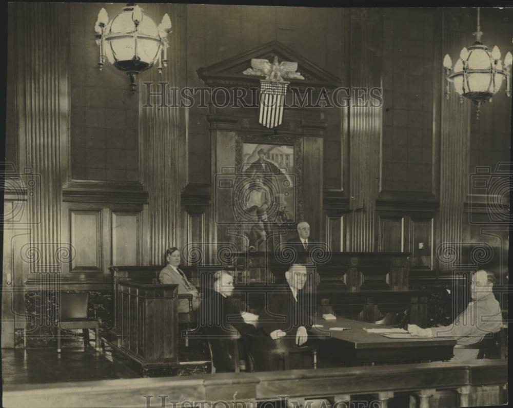 1932 Press Photo Officials convene county court in new courthouse in Milwaukee