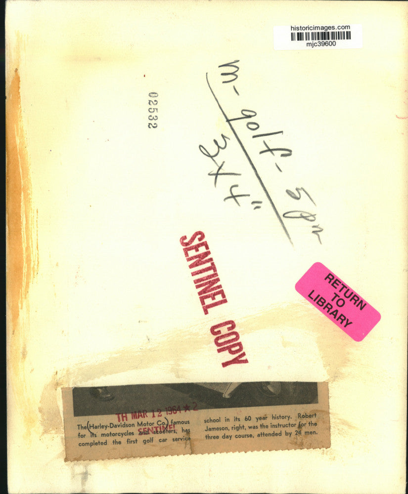 1964 Press Photo Harley-Davidson Motor Co's 1st golf car service school class WI