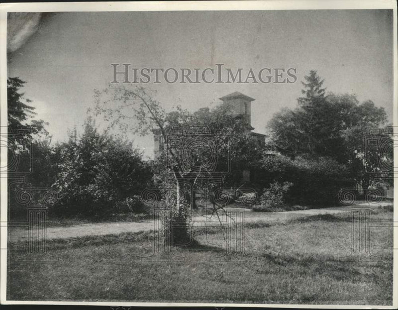 Load image into Gallery viewer, 1969 Press Photo earliest known picture of the Carl Kunckell house, Wisconsin
