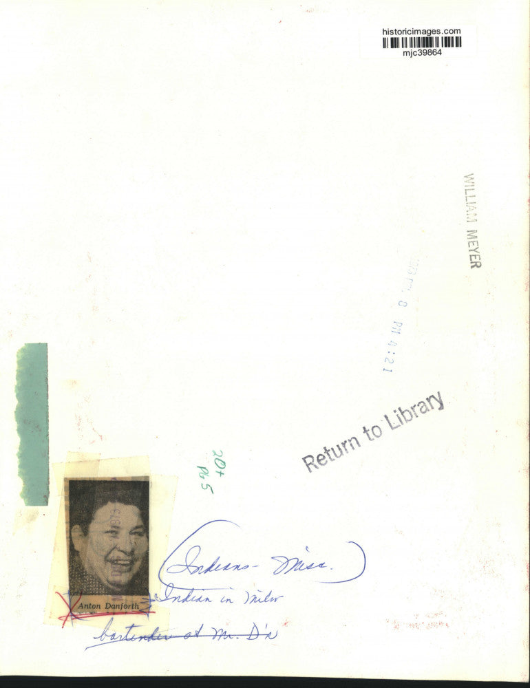 1973 Press Photo Anton Danforth, Milwaukee Indian Bartender at Mr. D's & patrons