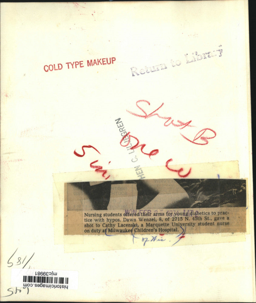 1974 Press Photo Dawn Wenzel gives shot to Cathy Lacenski at Milwaukee hospital