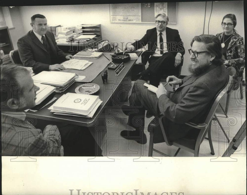 Load image into Gallery viewer, 1972 Press Photo Officials from Unitarian Church, Richard McConnell, Wisconsin.
