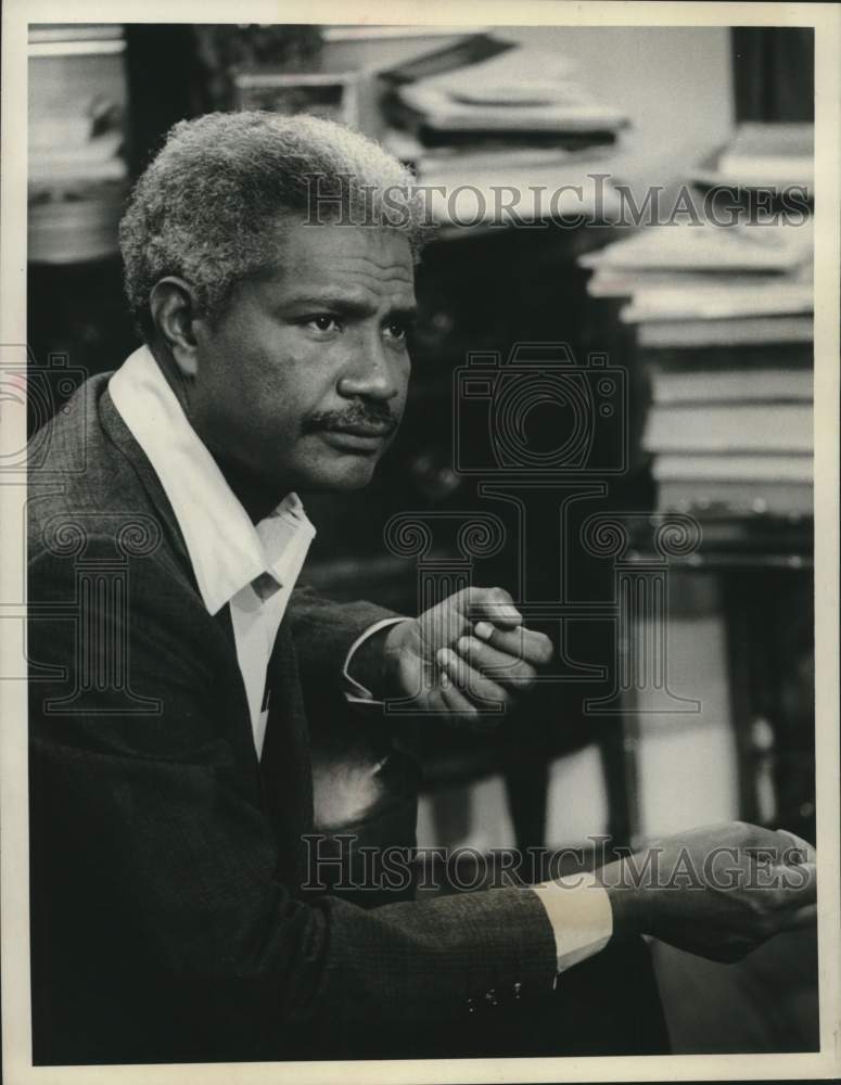 1976 Press Photo Ossie Davis actor stars in "The Tenth Level," on CBS.- Historic Images