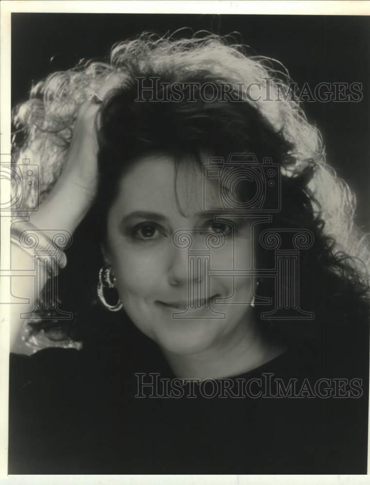 1992 Press Photo Linda Bloodworth-Thomason, producer from the United States.- Historic Images