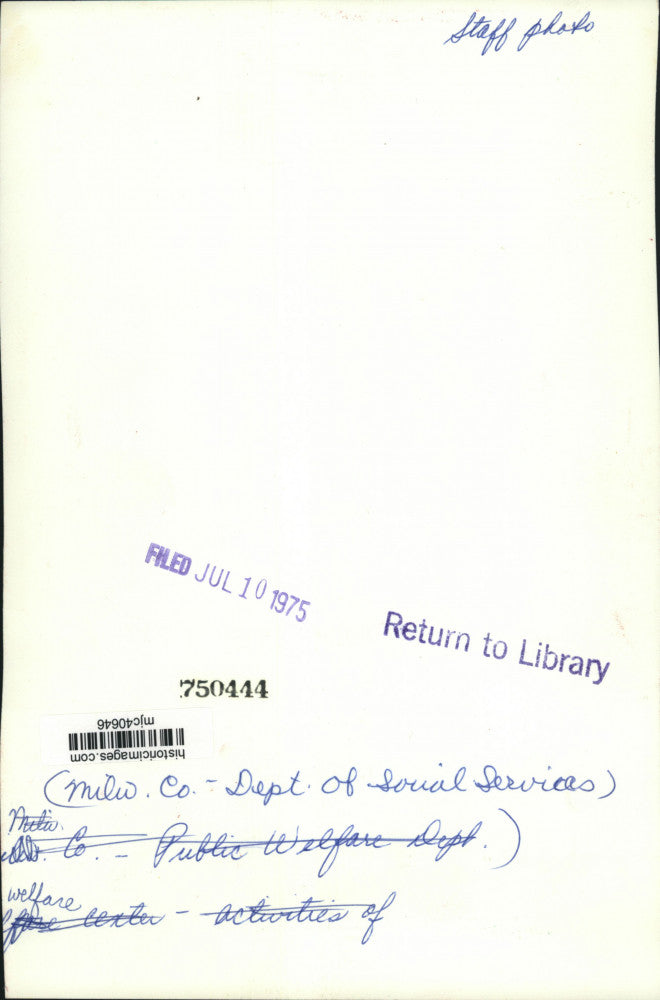 1975 Press Photo Milwaukee County Department of Social Services Office